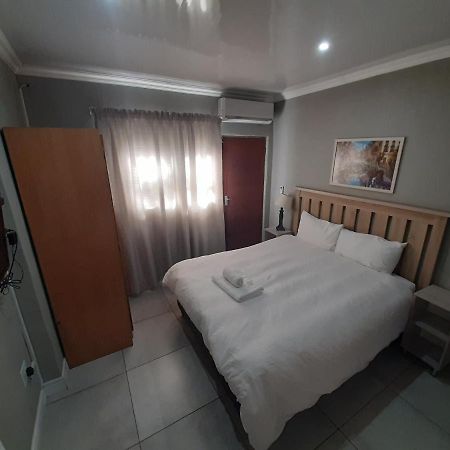 Lux Rooms On 37 Bloemfontein Ngoại thất bức ảnh